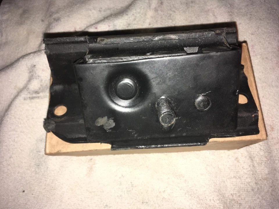 Montaje de motor NAPA Balkamp 602-1572 1987-96 Ford Bronco F-150 87-97 F-250, F-350 Foto 3 de 4