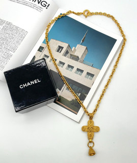 Collana lunga originale Chanel Coco Mark croce campana 94A oro inciso con scatola SK100224
