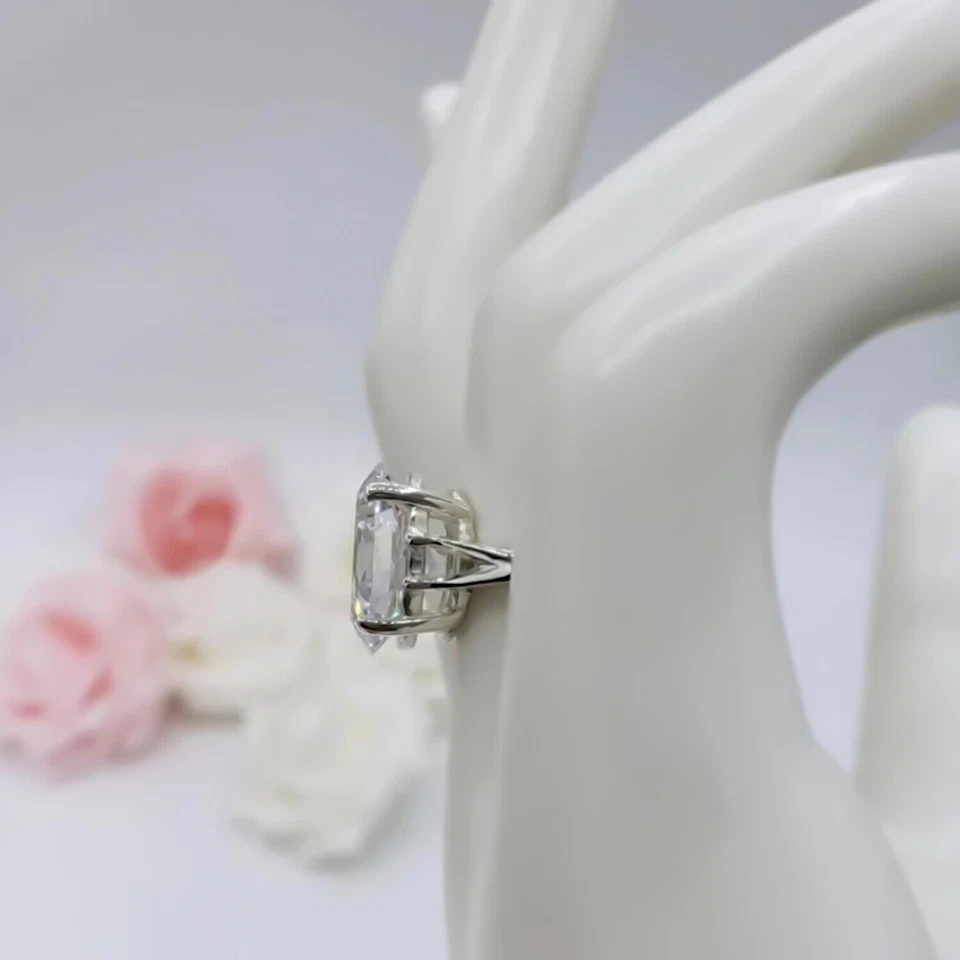 Anillo solitario de diamantes blancos certificado F VS1 6,50 quilates en oro blanco de 9 k Foto 3 de 4