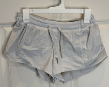 Lululemon Hotty Hot Low-Rise Lined Shorts 2.5" - Light Gray Sz 8