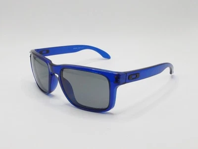 Oakley Holbrook