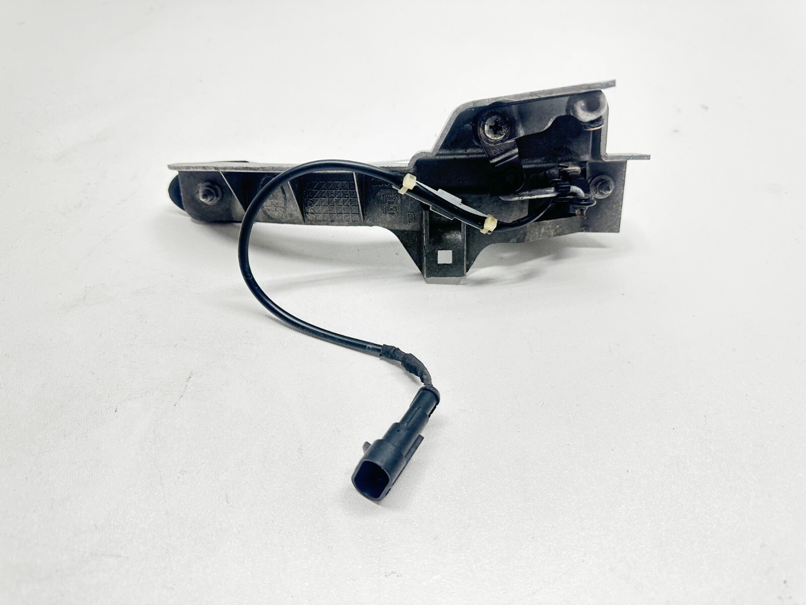 P40432 2003-2012 Maserati Quattroporte M139 Rear Door Exterior Pull Handle RH