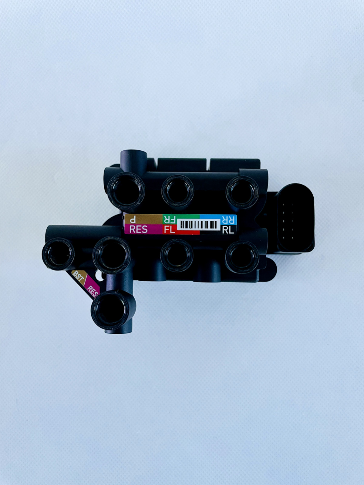 AUDI, BENTLEY, LAMBORGHINI - AIR SUSPENSION VALVE UNIT 4M0616013B ORIGINAL
