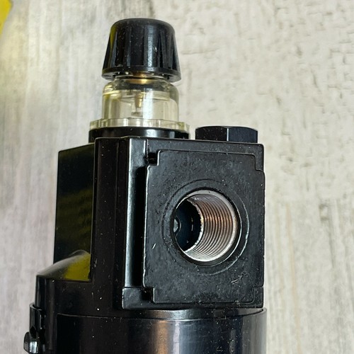 John Deere 3/8" NPT Lubricator ideal for Air Tool Lubrication AT-4010-J 150 psi - Picture 7 of 12