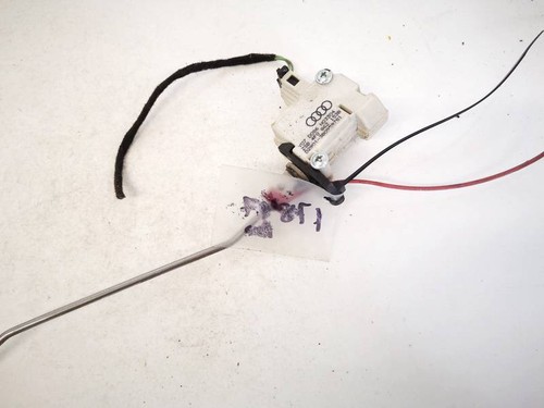 Fuel tank cap lock