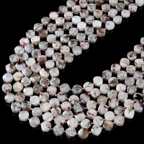 Cuentas cuadradas micro facetadas de piedras preciosas de eudialito natural de Madagascar 11X11 mm (D418) - Imagen 1 de 3