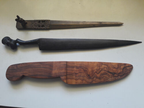 Tre bellissimi tagliacarte a forma di coltello (ebano, ulivo, peltro) - Foto 1 di 8