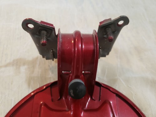 Chevy Sonoma Fuel Gas Door Lid Cover Red plus 2 Mounting Screws 1999 - Bild 9 von 10