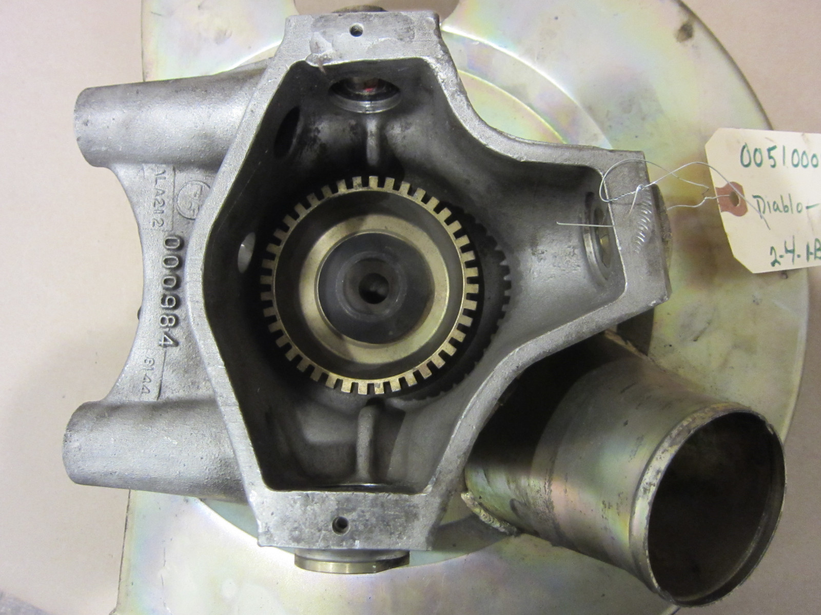 Lamborghini Diablo - RH Front Hub Housing With Hub And Bearing-Part# 0051000984