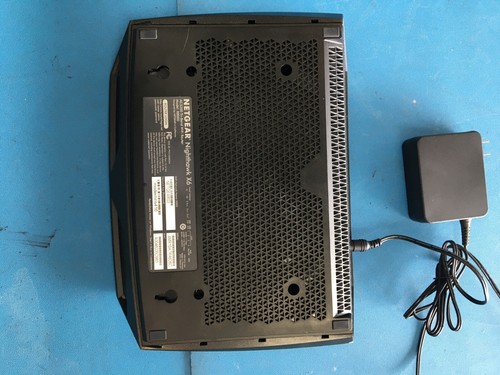 NETGEAR Nighthawk X6 AC3200 Tri-Band WiFi Router Model R8000 - Picture 3 of 4