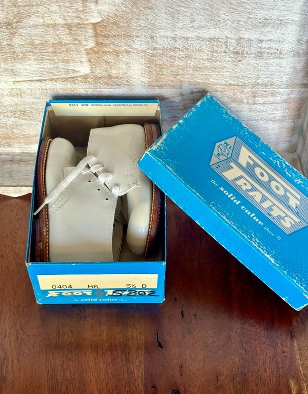 Vintage Foot Traits Baby White Leather Ankle Boots w/ Original Box