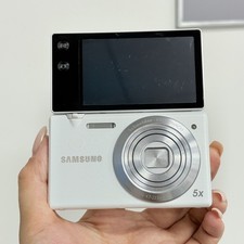 Samsung MV800 16.1MP 5x Zoom Flip-Out Touchscreen Compact Digital Camera