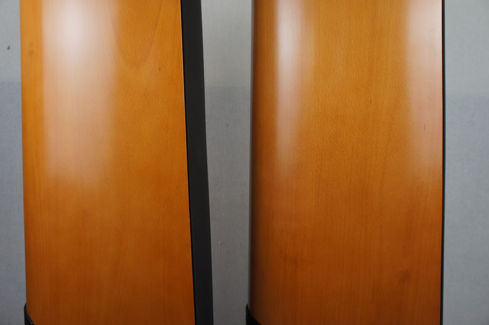 MARTIN LOGAN MONTAGE FLOORSTANDING SPEAKERS