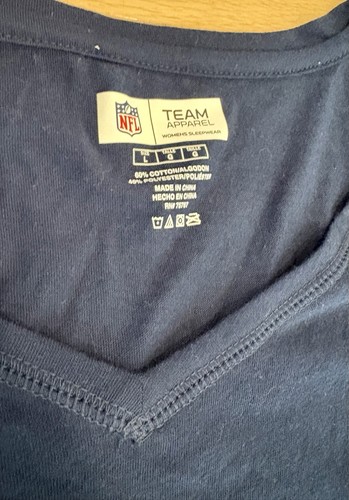 New England Patriots Football Women's Shirt Size Large V-Neck NFL Team Apparel - Picture 3 of 4