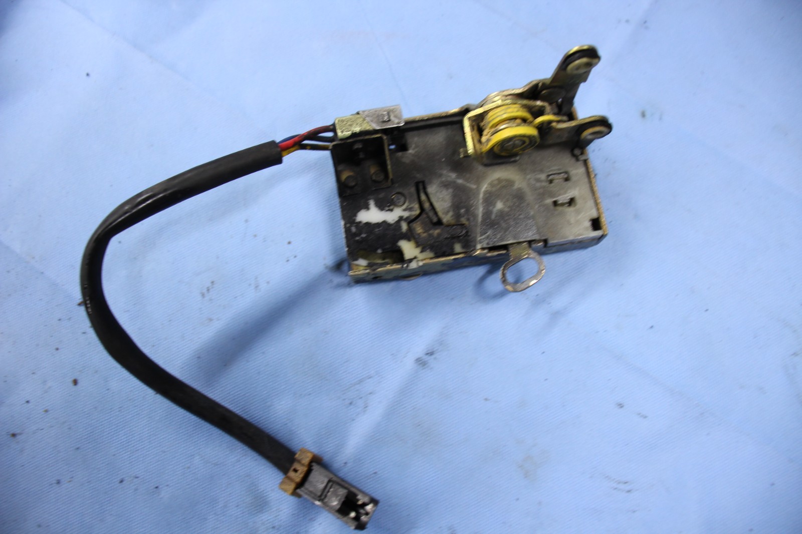 ROLLS ROYCE DOOR LOCK REAR LEFT