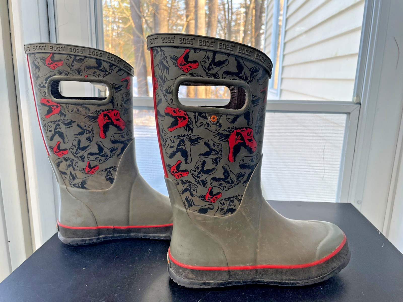 Bogs Kids Youth sz 2 Dinosaur Tall Slip On Handle Waterproof Muck Rain Boots