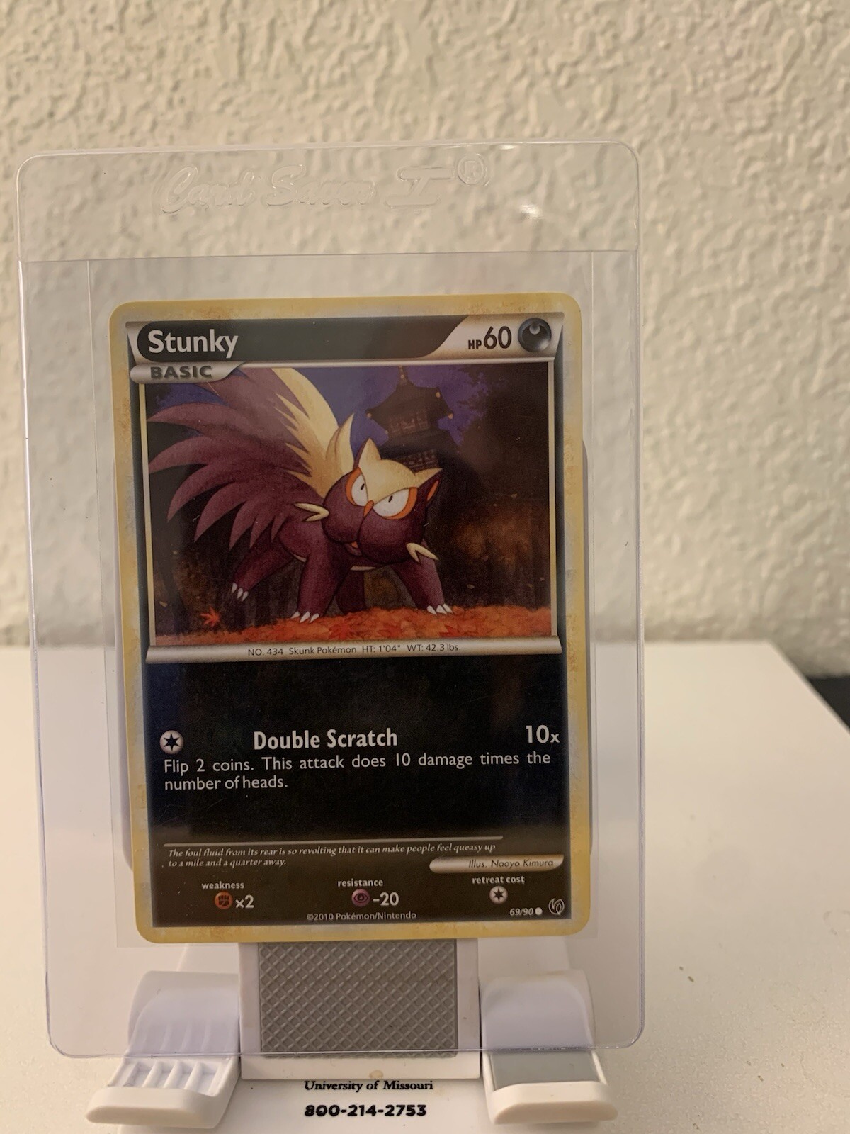 Pokemon Stunky 69/90 Undaunted Regular