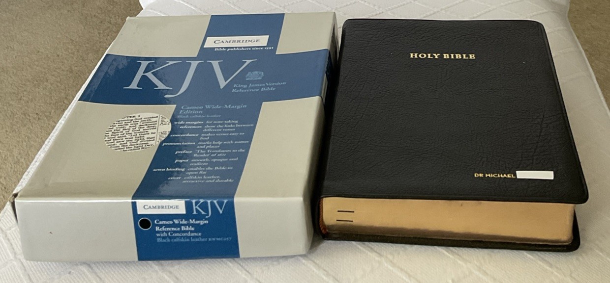 Cambridge KJV Cameo Wide Margin Edition. Black Calfskin Leather Very Good
