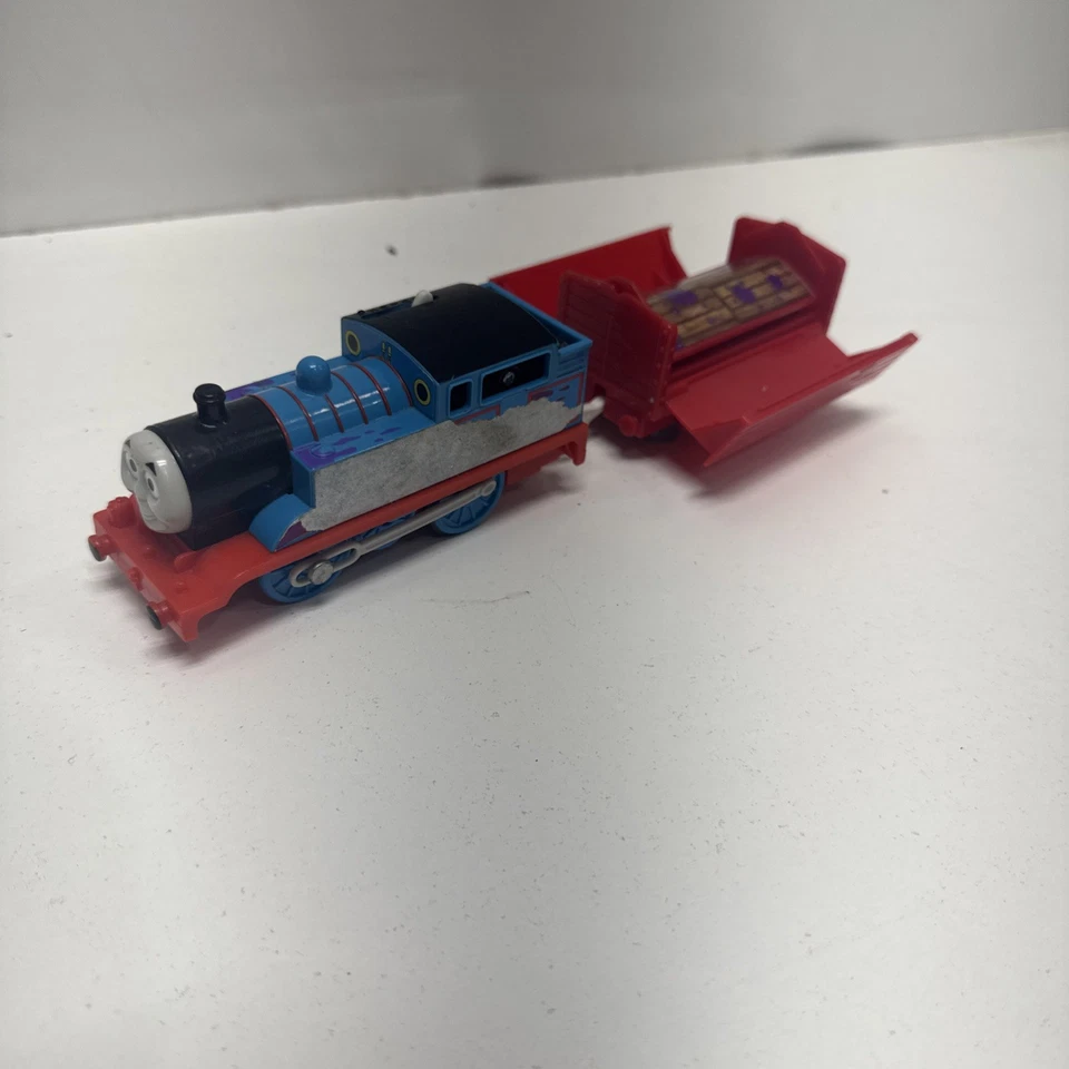 TrackMaster Thomas el motor del tanque Thomas en un atasco - Tren motorizado - Coche emergente Foto 2 de 4