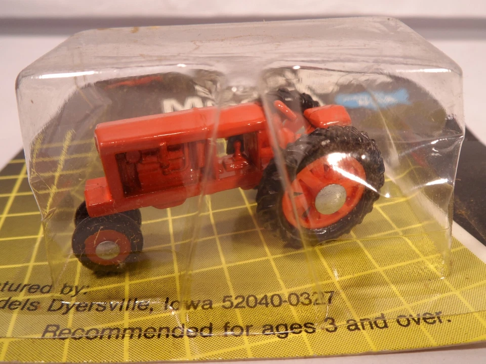 RARE 1/64th Minneapolis Moline Allis Chalmers Massey Oliver Tractor Scale Models - Image 3 of 4