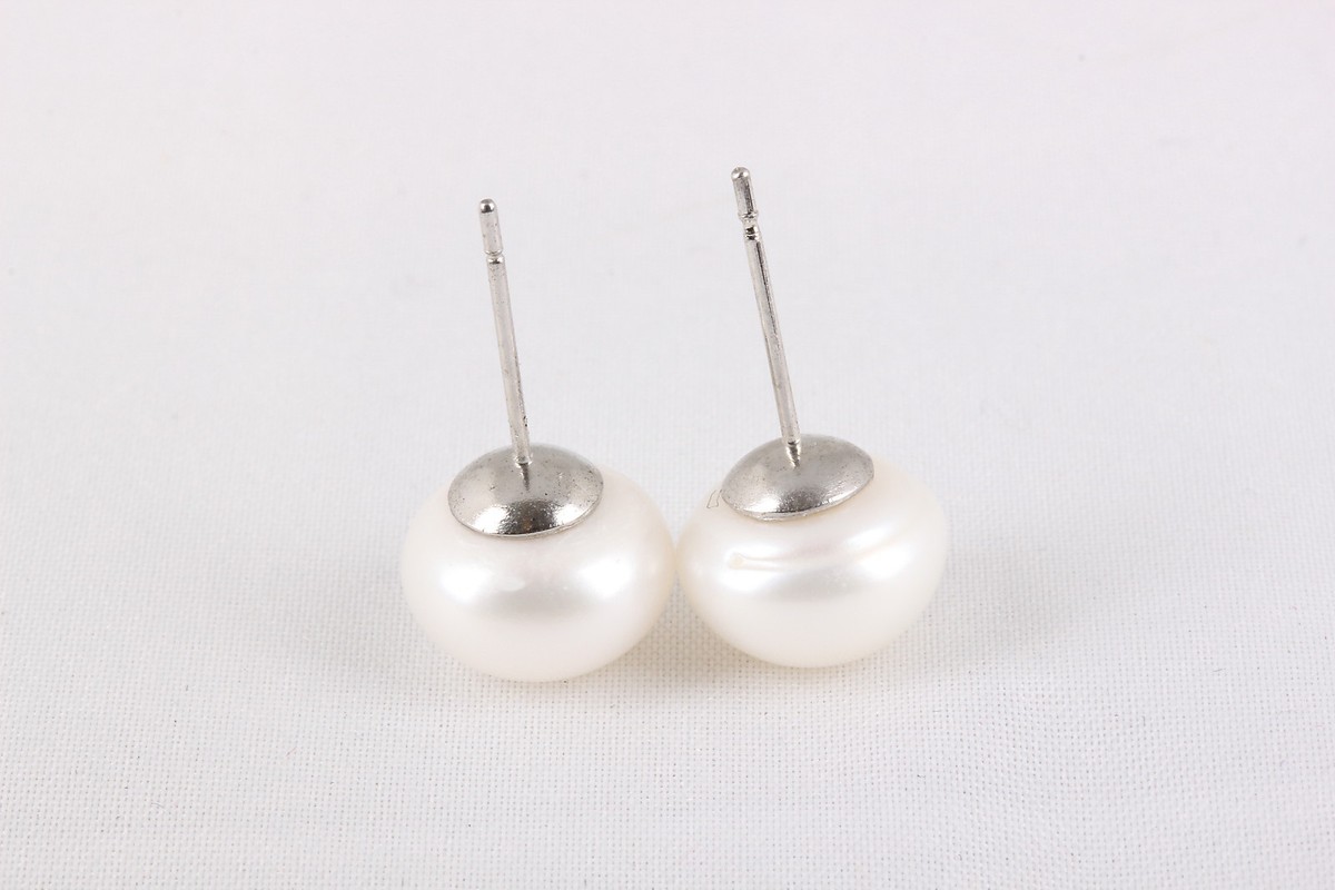 COSTUME HK GOLD PLATED 14K PEARL STUD EARRINGS FASHION 8259