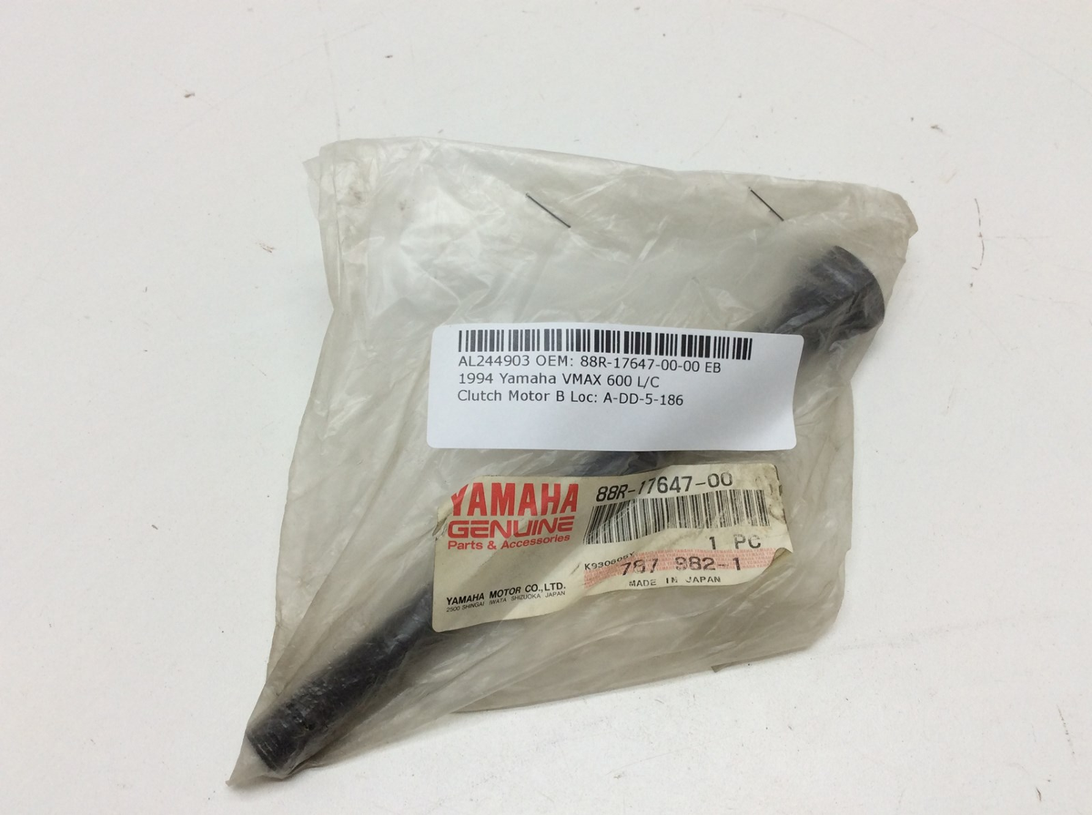 M。 Yamaha Drive Clutch Bolt 88R-17647-00-00 Exciter Venture V-Max