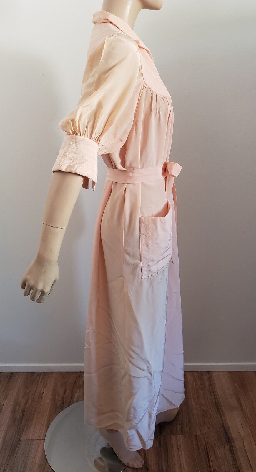 Vtg 40s 50s Peach Rayon Robe Dressing Gown Puff S… - image 3
