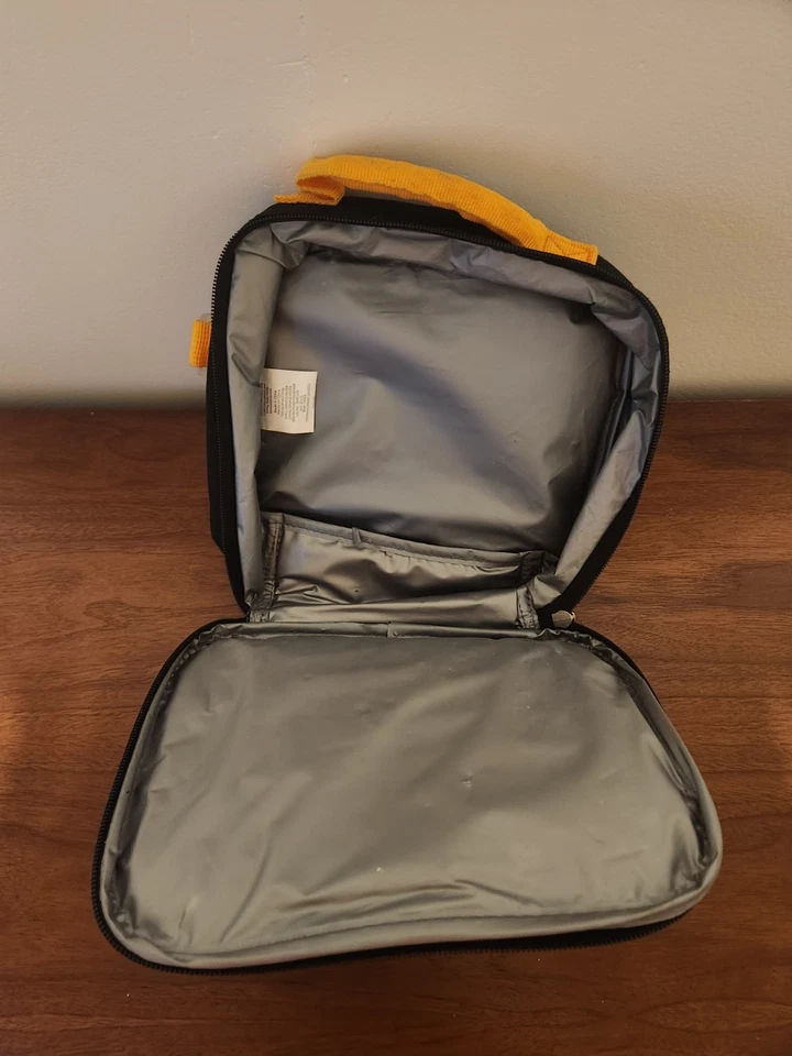 Lonchera aislada de lados suaves Dragon Ball Z Anime Bioworld Foto 3 de 4