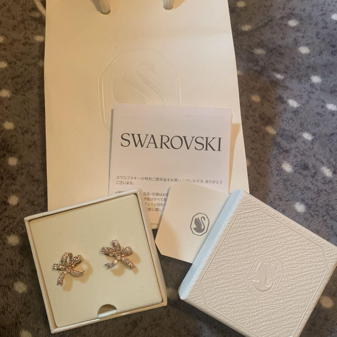 スワロフスキー SWAROVSKI リボン モチーフ ネックレス スワロフスキー SWAROVSKI リボン モチーフ ネックレス