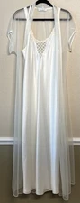 Val Mode Lingerie Ivory Vintage Peignoir 2-Piece Set Nightgown/robe. Size Medium