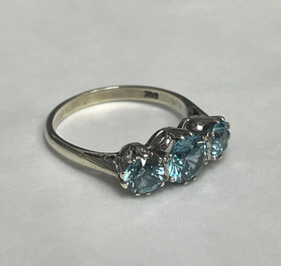Ring 9 kt Weißgold Topas Steine 9 Karat gestempelt Ringgröße O 1/2