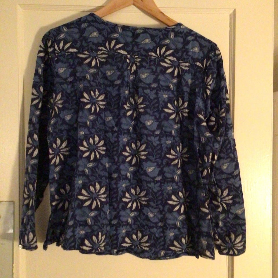 Blusa para mujer Banana Republic azul floral 100 % algodón talla mediana Foto 3 de 4
