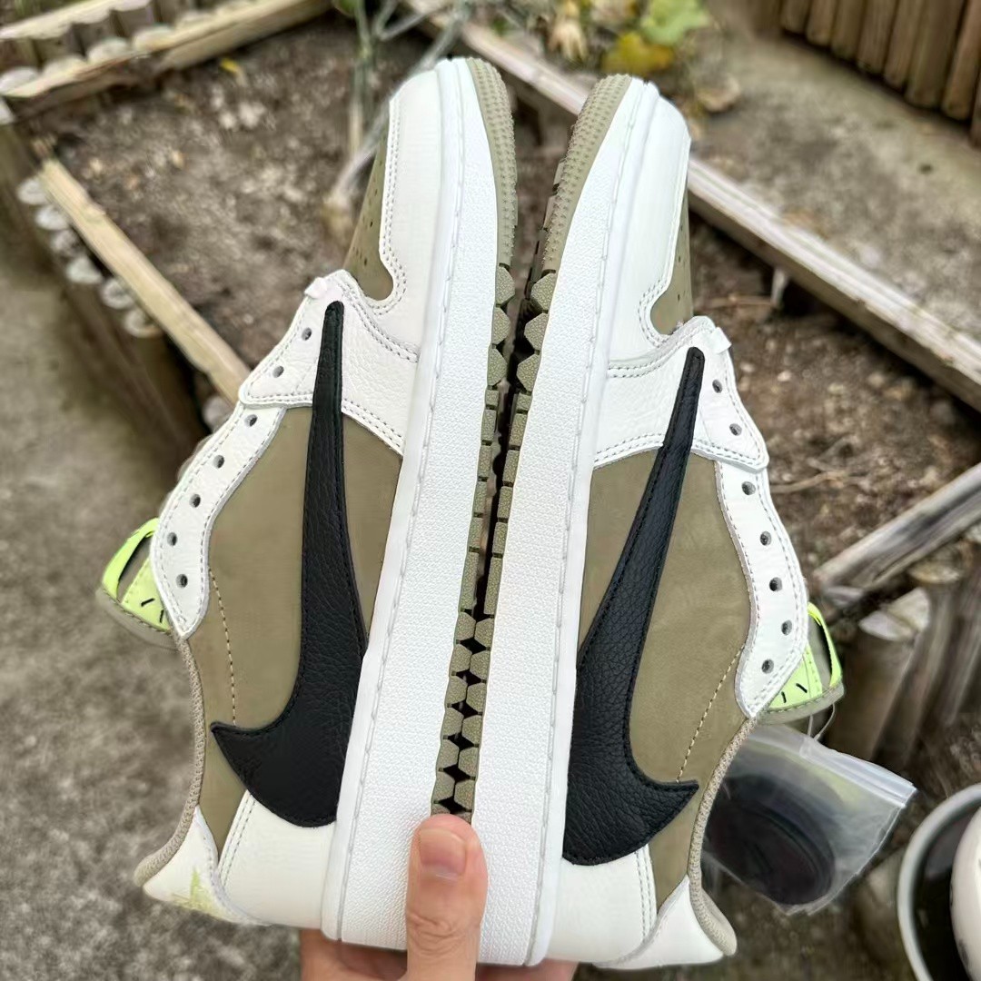 Size 10 - Travis Scott x Air Jordan 1 Retro OG SP Low Reverse