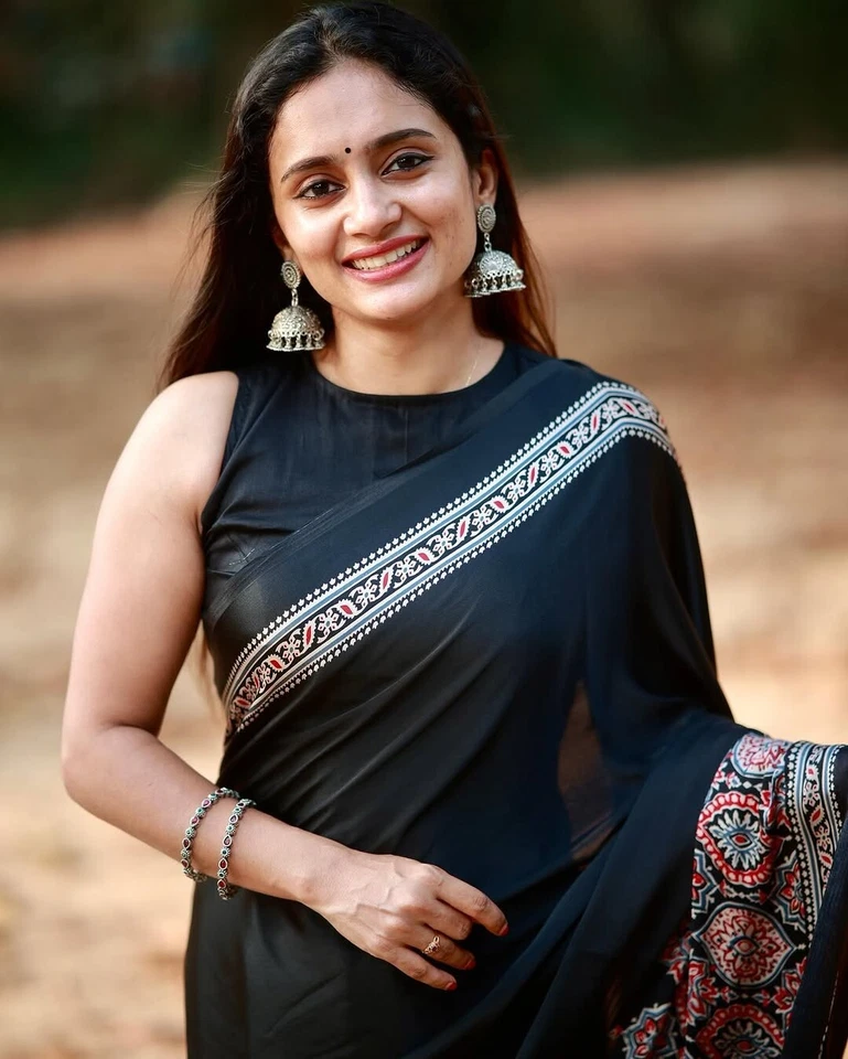 NEW SAREE BLOUSE NEW SARI INDIAN WEDDING DESIGNER BOLLYWOOD PAKISTANI PARTY WEAR - Image 3 of 4