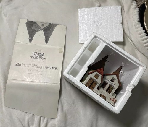 Dept. 56 Dickens Village - #5567-0 "Bishops Oast House" w/ Box READ - Picture 7 of 8