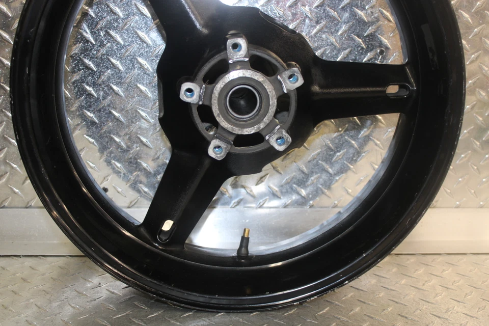 Llanta trasera Suzuki SV1000S 2005 64111-35F11-019 Foto 3 de 4