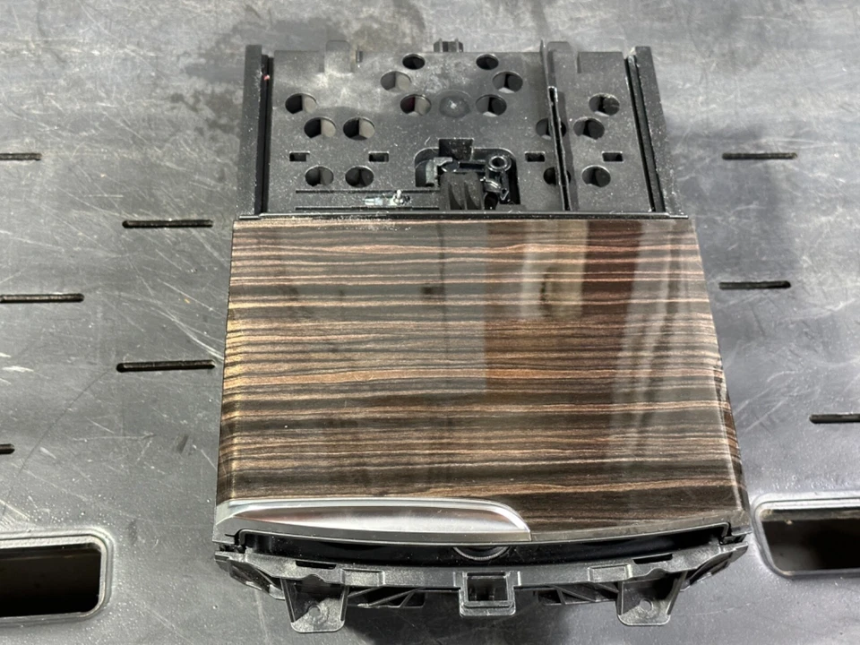 17-20 宝马 530I 540i 前中心控制台杯架托盘存储原始设备制造商 51166819878 — 第 4/4 张图片