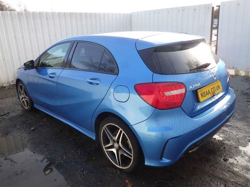 2012-2018 W176 MERCEDES A-CLASS FRONT DOOR RH DRIVER SIDE BLUE 5 DOOR HATCHBACK - Picture 16 of 17
