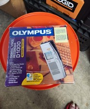 Olympus D1000 2 MB Handheld Digital Voice Recorder