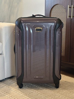 Tumi Vapor 28  Medium Trip Packing Hardcase Spinner Luggage Plum NWT $825