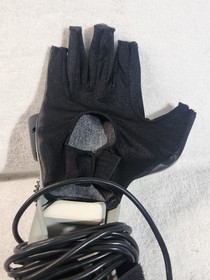 1989 Original Nintendo NES Power Glove 99% complete Missing The 4 Round Stickers