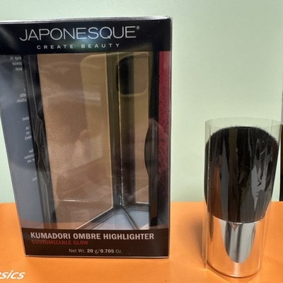 JAPONESQUE Kumadori Ombré Highlighter Glow Effect