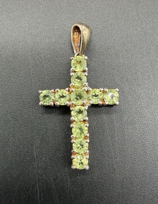 Sterling Silver STS 925 Peridot Cross Pendant 1.52 grams