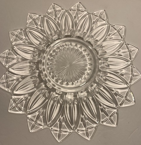Vintage 1960s Pressed Federal Glass Petal Clear Sandwich Serving Plate Platter - Picture 14 of 22