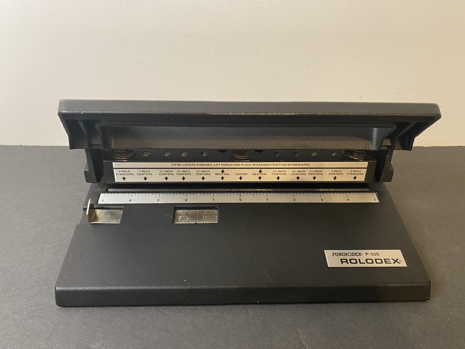 Rolodex Punchodex Heavy Duty 3 Hole Punch P500 Adjustable Black