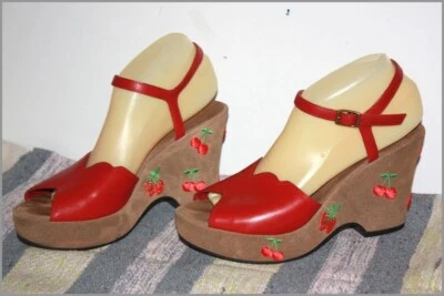 SAN MARINA Sandales Compensées Cuir Rouge Motifs Cerises Fraises T 39 TBE - Photo 1/4