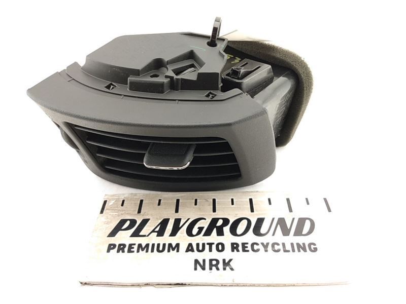 08-13 Infiniti G37 Coupe Left Front Drivers Side Vent Assembly