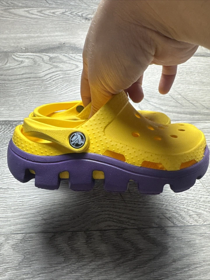 Sandalias Zuecos Crocs Duet Niños Talla 8/9 Amarillo Púrpura Ligeras Informales Foto 4 de 4