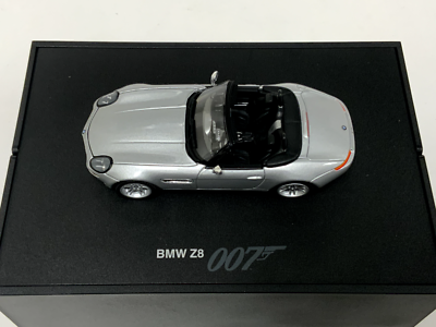 1/43 Minichamps BMW Z8 007 the World is not enough 80 42 0 007 666