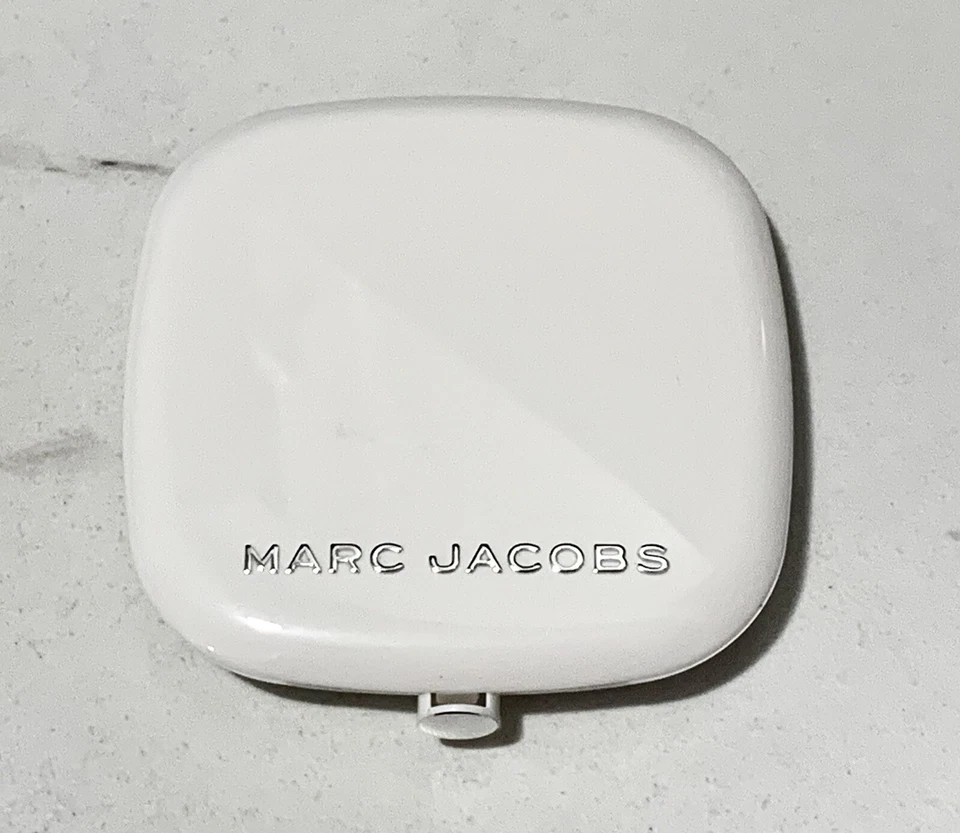 Marc Jacobs O!mega Bronzer Coconut Perfect Tan #104 Tan-Tastic - travel (ZF4 - Image 2 of 3